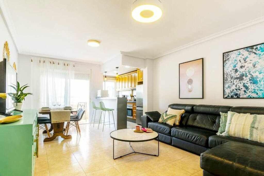 Apartamento Pink Maritimo 또레비에하 외부 사진